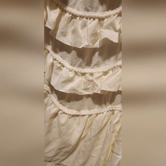 Ivory Ruffle Curtain Set - Picture 2 of 3